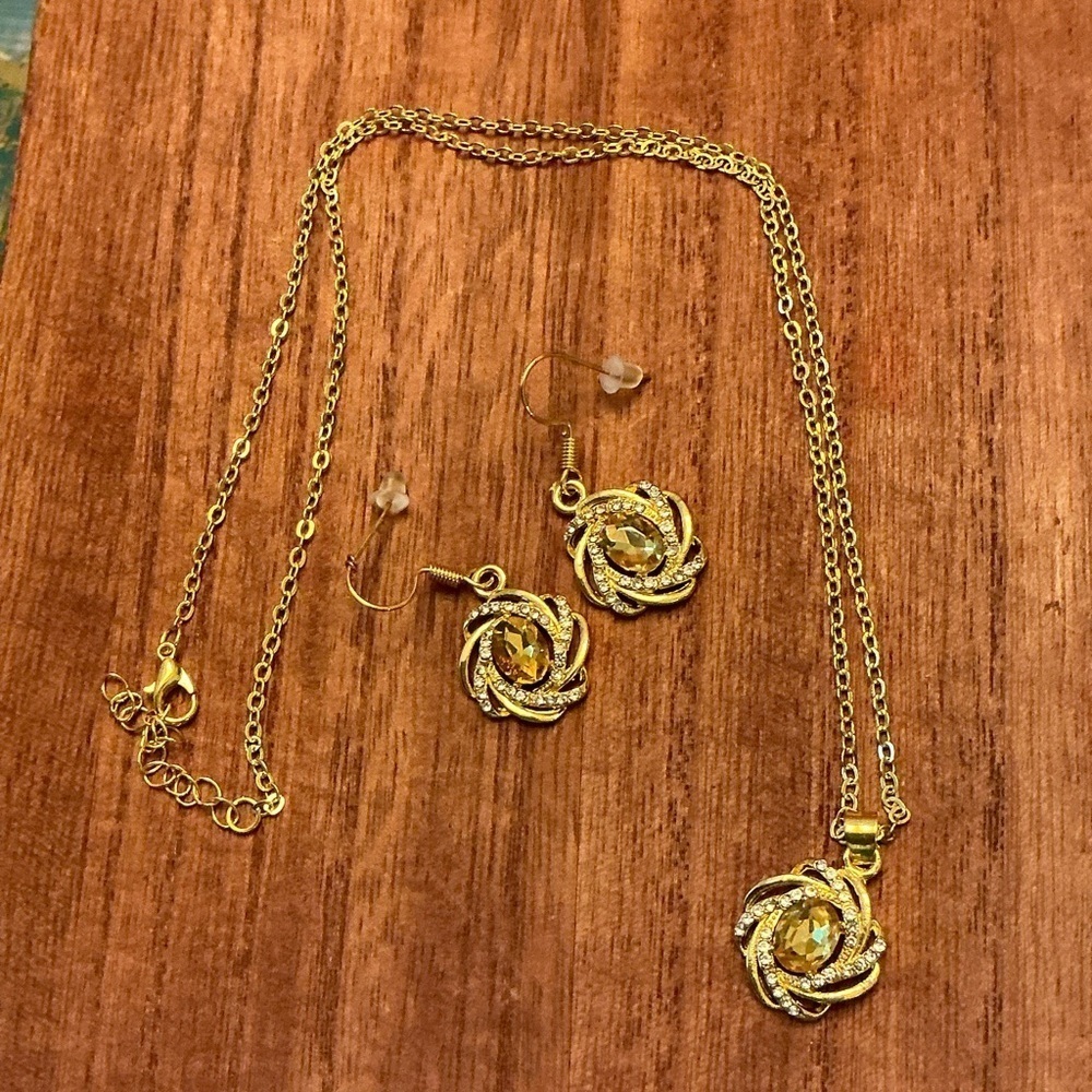 Stylish spiral flower high quality Earrings & necklace set, necklace 22”…